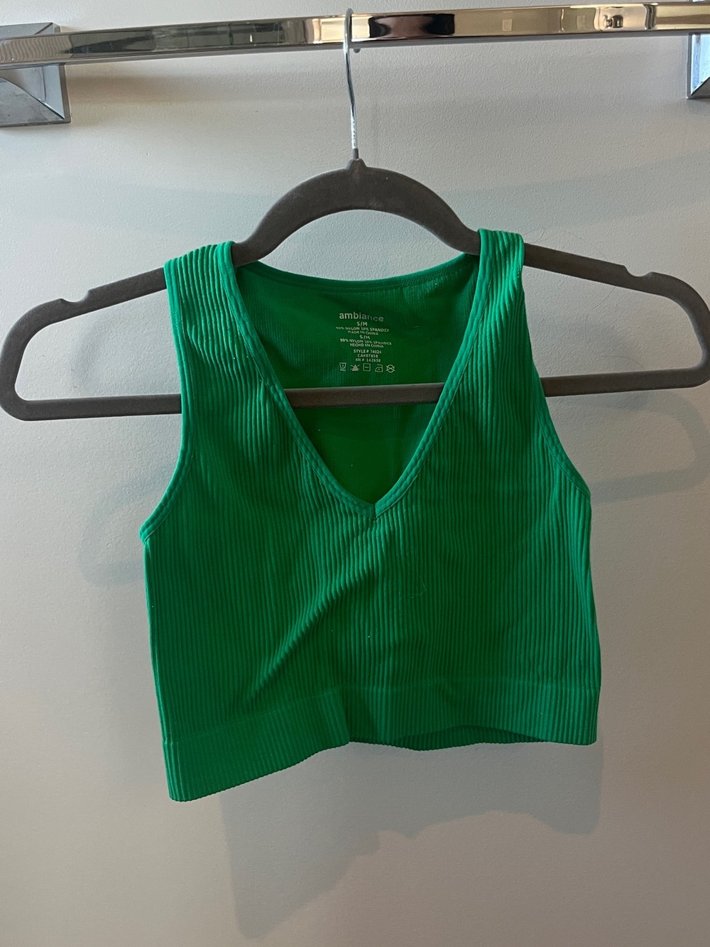 Forever 21 Ambiance Ribbed V-Neck Crop Tank Top in Green